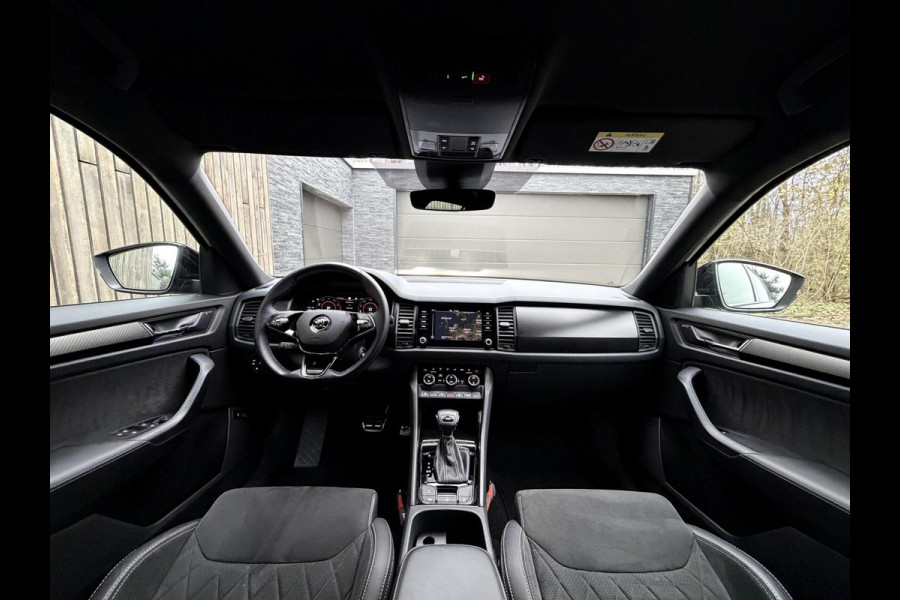 Škoda Kodiaq 1.5 TSI Sportline Automaat | Trekhaak uitklapbaar | Navigatiesysteem | Stoelverwarming | Stuurverwarming | Getint glas | Cruise