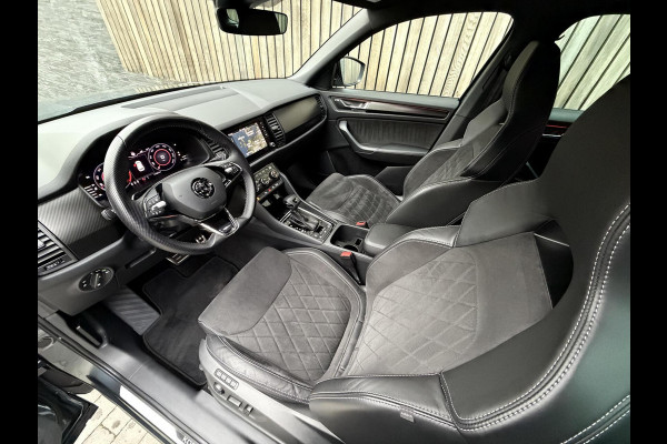 Škoda Kodiaq 1.5 TSI Sportline Automaat | Trekhaak uitklapbaar | Navigatiesysteem | Stoelverwarming | Stuurverwarming | Getint glas | Cruise