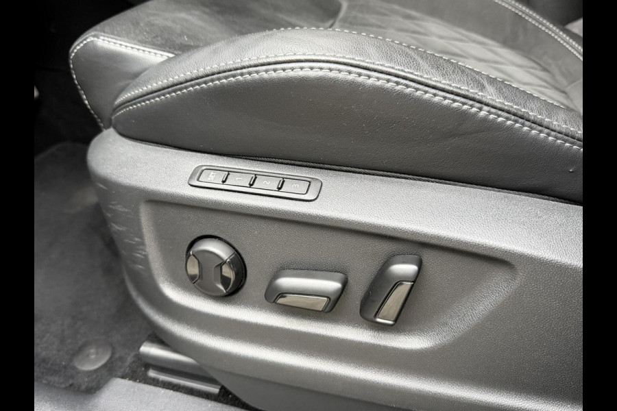 Škoda Kodiaq 1.5 TSI Sportline Automaat | Trekhaak uitklapbaar | Navigatiesysteem | Stoelverwarming | Stuurverwarming | Getint glas | Cruise