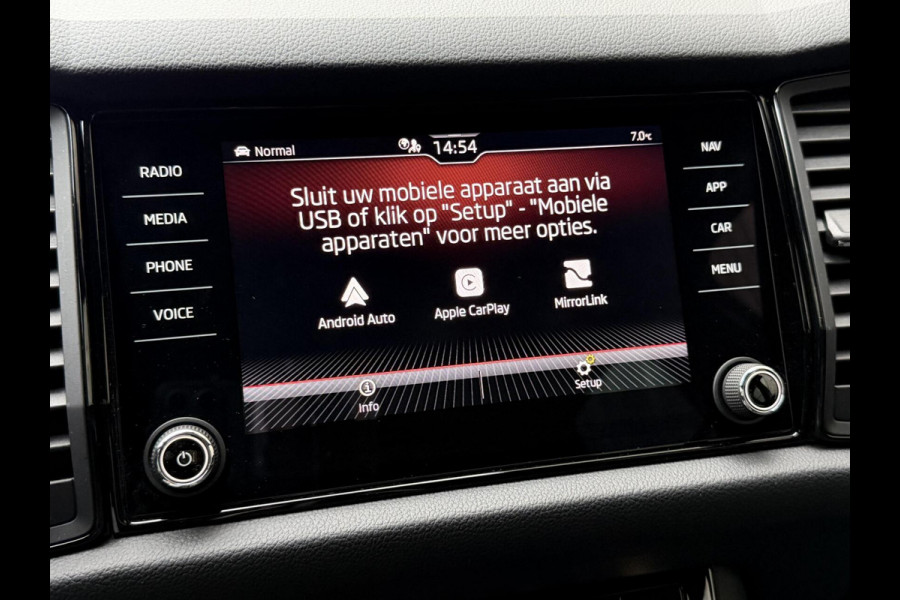 Škoda Kodiaq 1.5 TSI Sportline Automaat | Trekhaak uitklapbaar | Navigatiesysteem | Stoelverwarming | Stuurverwarming | Getint glas | Cruise