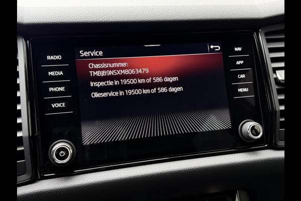 Škoda Kodiaq 1.5 TSI Sportline Automaat | Trekhaak uitklapbaar | Navigatiesysteem | Stoelverwarming | Stuurverwarming | Getint glas | Cruise