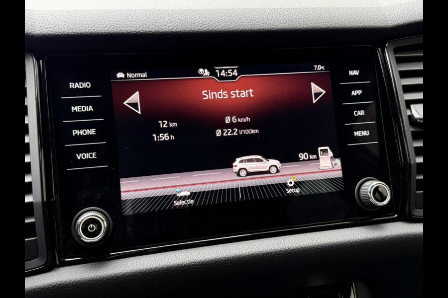 Škoda Kodiaq 1.5 TSI Sportline Automaat | Trekhaak uitklapbaar | Navigatiesysteem | Stoelverwarming | Stuurverwarming | Getint glas | Cruise