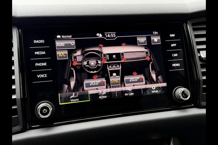 Škoda Kodiaq 1.5 TSI Sportline Automaat | Trekhaak uitklapbaar | Navigatiesysteem | Stoelverwarming | Stuurverwarming | Getint glas | Cruise