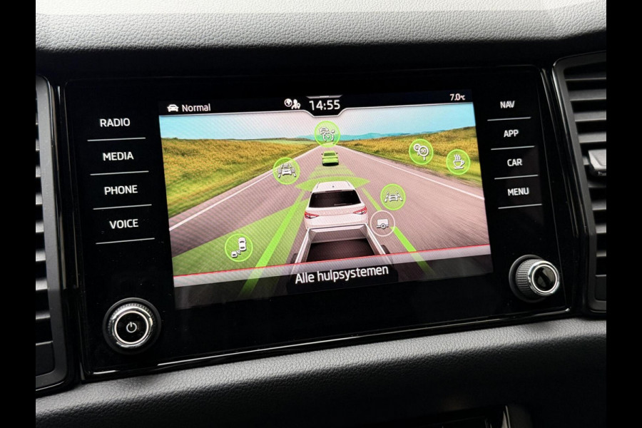 Škoda Kodiaq 1.5 TSI Sportline Automaat | Trekhaak uitklapbaar | Navigatiesysteem | Stoelverwarming | Stuurverwarming | Getint glas | Cruise