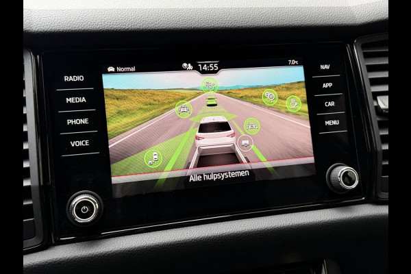 Škoda Kodiaq 1.5 TSI Sportline Automaat | Trekhaak uitklapbaar | Navigatiesysteem | Stoelverwarming | Stuurverwarming | Getint glas | Cruise