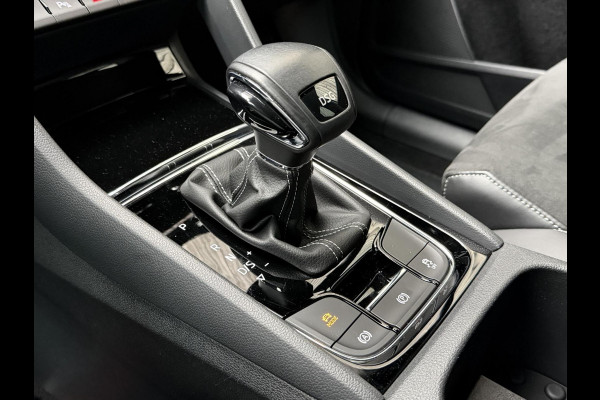 Škoda Kodiaq 1.5 TSI Sportline Automaat | Trekhaak uitklapbaar | Navigatiesysteem | Stoelverwarming | Stuurverwarming | Getint glas | Cruise
