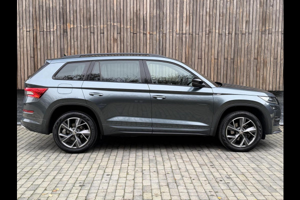 Škoda Kodiaq 1.5 TSI Sportline Automaat | Trekhaak uitklapbaar | Navigatiesysteem | Stoelverwarming | Stuurverwarming | Getint glas | Cruise