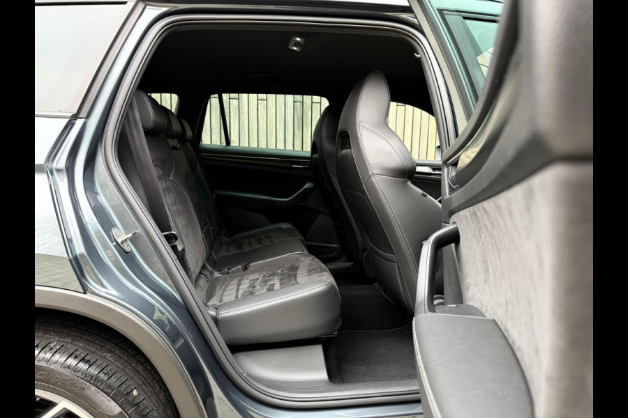 Škoda Kodiaq 1.5 TSI Sportline Automaat | Trekhaak uitklapbaar | Navigatiesysteem | Stoelverwarming | Stuurverwarming | Getint glas | Cruise