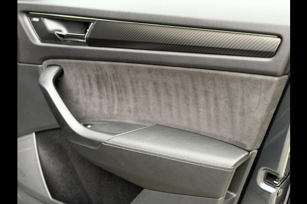 Škoda Kodiaq 1.5 TSI Sportline Automaat | Trekhaak uitklapbaar | Navigatiesysteem | Stoelverwarming | Stuurverwarming | Getint glas | Cruise