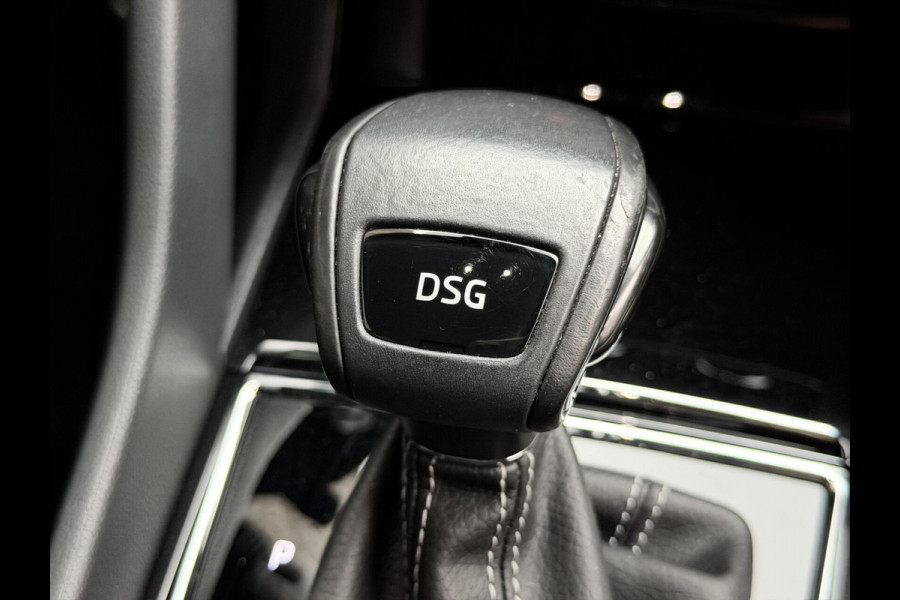 Škoda Kodiaq 1.5 TSI Sportline Automaat | Trekhaak uitklapbaar | Navigatiesysteem | Stoelverwarming | Stuurverwarming | Getint glas | Cruise