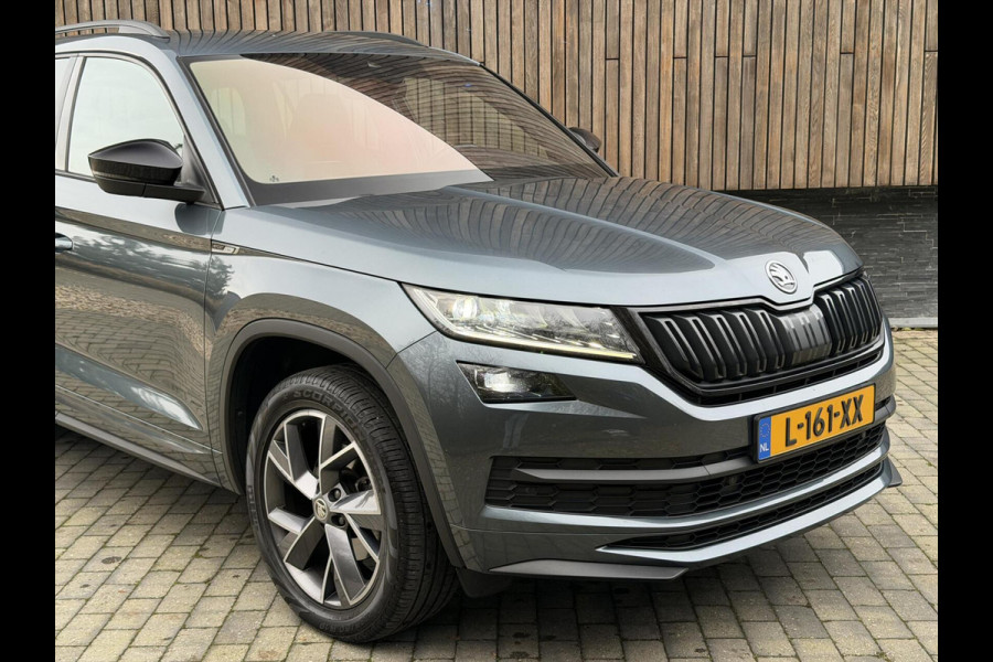 Škoda Kodiaq 1.5 TSI Sportline Automaat | Trekhaak uitklapbaar | Navigatiesysteem | Stoelverwarming | Stuurverwarming | Getint glas | Cruise