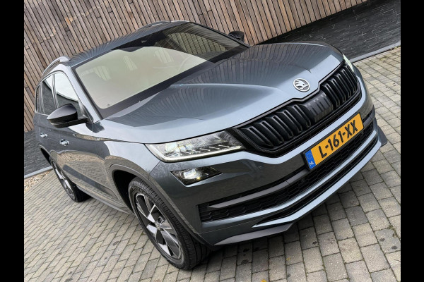 Škoda Kodiaq 1.5 TSI Sportline Automaat | Trekhaak uitklapbaar | Navigatiesysteem | Stoelverwarming | Stuurverwarming | Getint glas | Cruise