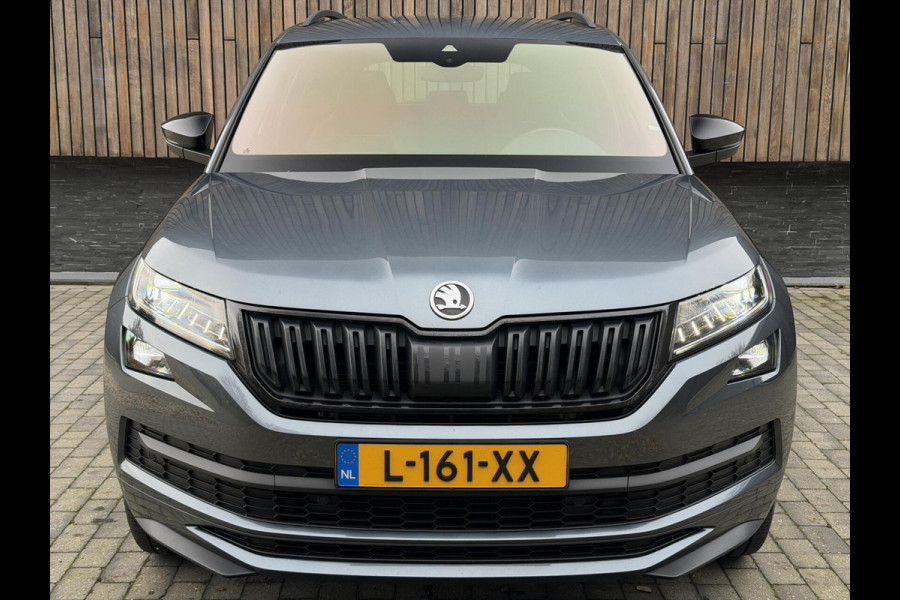 Škoda Kodiaq 1.5 TSI Sportline Automaat | Trekhaak uitklapbaar | Navigatiesysteem | Stoelverwarming | Stuurverwarming | Getint glas | Cruise
