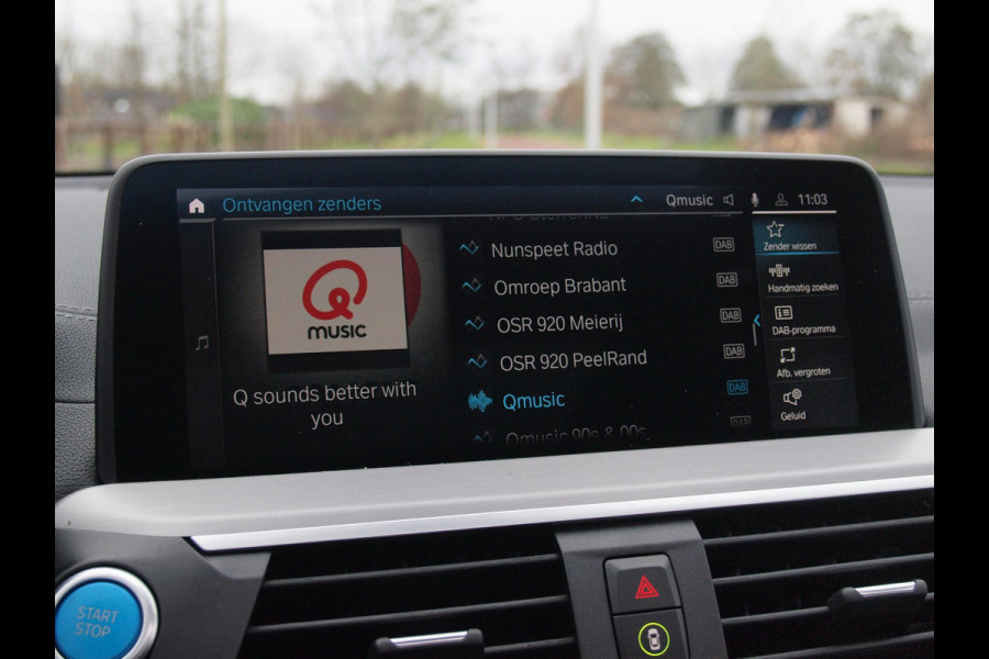 BMW iX3 Executive 80 kWh | Panoramadak | Sfeerverlichting | Camera | Apple Carplay | NL-Auto |