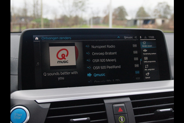 BMW iX3 Executive 80 kWh | Panoramadak | Sfeerverlichting | Camera | Apple Carplay | NL-Auto |