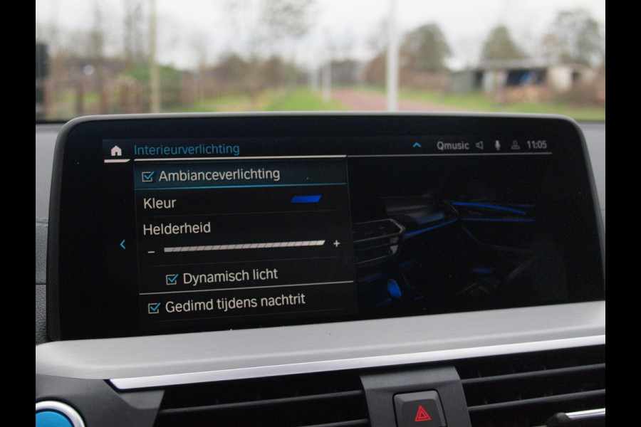 BMW iX3 Executive 80 kWh | Panoramadak | Sfeerverlichting | Camera | Apple Carplay | NL-Auto |