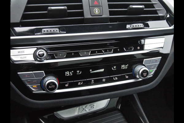 BMW iX3 Executive 80 kWh | Panoramadak | Sfeerverlichting | Camera | Apple Carplay | NL-Auto |
