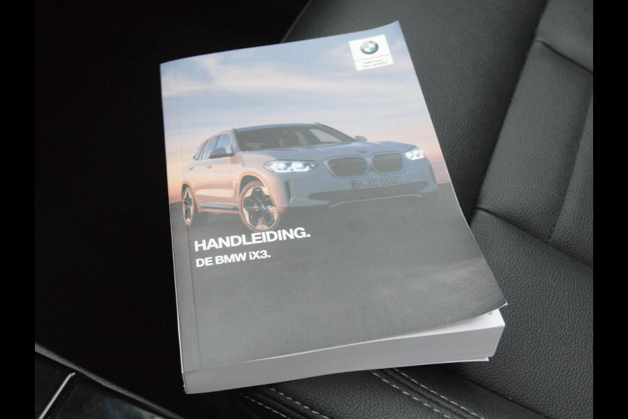 BMW iX3 Executive 80 kWh | Panoramadak | Sfeerverlichting | Camera | Apple Carplay | NL-Auto |