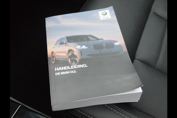 BMW iX3 Executive 80 kWh | Panoramadak | Sfeerverlichting | Camera | Apple Carplay | NL-Auto |