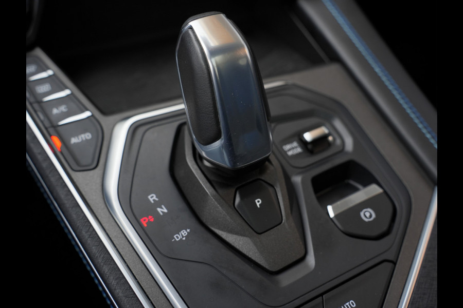 Lynk & Co 01 1.5 262pk | Panoramadak | Navigatie | DAB | Climate Control | Android/Apple Carplay