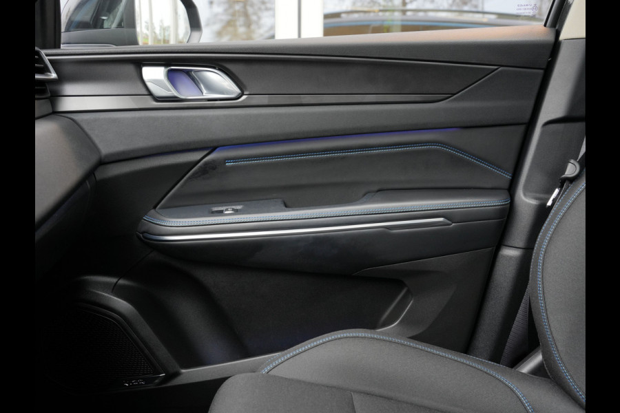 Lynk & Co 01 1.5 262pk | Panoramadak | Navigatie | DAB | Climate Control | Android/Apple Carplay