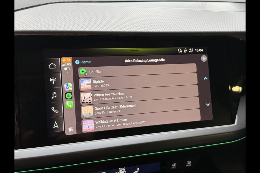 Audi Q4 e-tron 40 Launch edition Advanced Plus 77 kWh | Panoramadak | Lederen sportstoelen | Sonos | Adaptive cruise