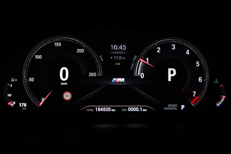 BMW 5 Serie 520i M Sport / PANO / 2X MEMORY / NAP / CAMERA / DEALER SERVICE!