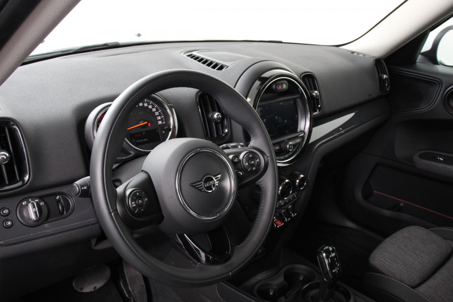 MINI Countryman 1.5 Automaat Cooper Chili | Navigatie | Climate control | Cruise control | Lichtmetalen velgen | Parkeer Sensoren