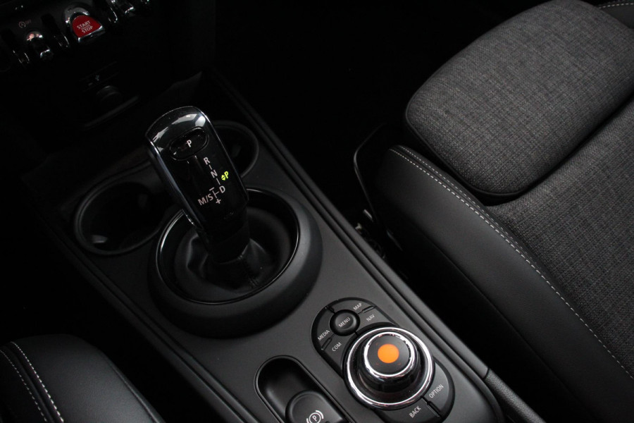 MINI Countryman 1.5 Automaat Cooper Chili | Navigatie | Climate control | Cruise control | Lichtmetalen velgen | Parkeer Sensoren