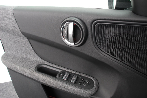 MINI Countryman 1.5 Automaat Cooper Chili | Navigatie | Climate control | Cruise control | Lichtmetalen velgen | Parkeer Sensoren