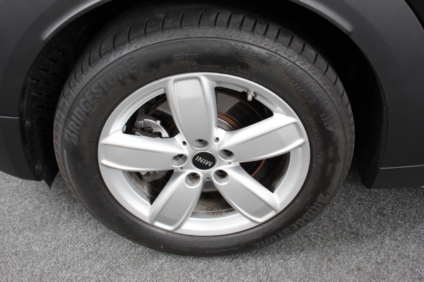 MINI Countryman 1.5 Automaat Cooper Chili | Navigatie | Climate control | Cruise control | Lichtmetalen velgen | Parkeer Sensoren