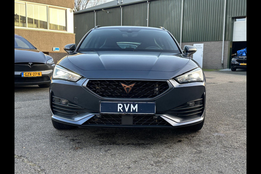 CUPRA Leon Sportstourer 1.4 TSI eHybrid PHEV FR Business Intense VAN: €29.900,- VOOR: €26.440,- UW EINDEJAARSVOORDEEL: €3.460| LAGE KM STAND PAS 35.000KM ! | ELEK. TREKHAAK| STOEL + STUUR VERWARMING| CAMERA| ADAP. CRUISE | RIJKLAAR GELEVERD MET 12 MND BOVAG GARANTIE |
