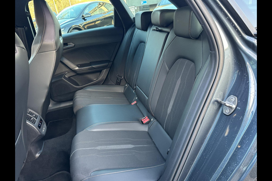 CUPRA Leon Sportstourer 1.4 TSI eHybrid PHEV FR Business Intense VAN: €29.900,- VOOR: €26.440,- UW EINDEJAARSVOORDEEL: €3.460| LAGE KM STAND PAS 35.000KM ! | ELEK. TREKHAAK| STOEL + STUUR VERWARMING| CAMERA| ADAP. CRUISE | RIJKLAAR GELEVERD MET 12 MND BOVAG GARANTIE |