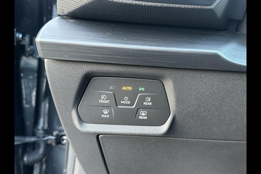 CUPRA Leon Sportstourer 1.4 TSI eHybrid PHEV FR Business Intense VAN: €29.900,- VOOR: €26.440,- UW EINDEJAARSVOORDEEL: €3.460| LAGE KM STAND PAS 35.000KM ! | ELEK. TREKHAAK| STOEL + STUUR VERWARMING| CAMERA| ADAP. CRUISE | RIJKLAAR GELEVERD MET 12 MND BOVAG GARANTIE |