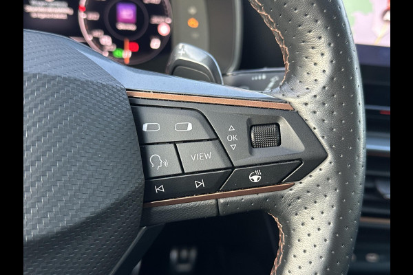 CUPRA Leon Sportstourer 1.4 TSI eHybrid PHEV FR Business Intense VAN: €29.900,- VOOR: €26.440,- UW EINDEJAARSVOORDEEL: €3.460| LAGE KM STAND PAS 35.000KM ! | ELEK. TREKHAAK| STOEL + STUUR VERWARMING| CAMERA| ADAP. CRUISE | RIJKLAAR GELEVERD MET 12 MND BOVAG GARANTIE |