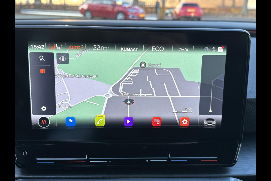 CUPRA Leon Sportstourer 1.4 TSI eHybrid PHEV FR Business Intense VAN: €29.900,- VOOR: €26.440,- UW EINDEJAARSVOORDEEL: €3.460| LAGE KM STAND PAS 35.000KM ! | ELEK. TREKHAAK| STOEL + STUUR VERWARMING| CAMERA| ADAP. CRUISE | RIJKLAAR GELEVERD MET 12 MND BOVAG GARANTIE |