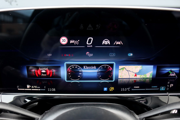 Mercedes-Benz E-Klasse 200 Premium+ AMG Line | Hyperscreen | Luchtvering | Achterasbesturing | Massage | Distronic+ | Stoelventilatie | Burmester | Soft-Close | Vlakkenverwarming | Digital Light | Panoramadak | HUD |