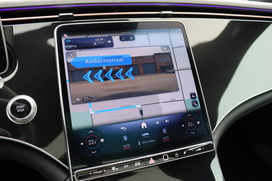 Mercedes-Benz EQE 300 Business Line 89 kWh | 41.000,- ex BTW | Luchtvering | Achterasbesturing | Burmester | Panoramadak | Distronic+ | Leder | Memory | Stuurwiel Verwarmd | Digital Light | Keyless Go |