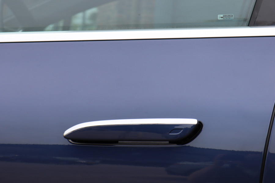 Mercedes-Benz EQE 300 Business Line 89 kWh | 41.000,- ex BTW | Luchtvering | Achterasbesturing | Burmester | Panoramadak | Distronic+ | Leder | Memory | Stuurwiel Verwarmd | Digital Light | Keyless Go |