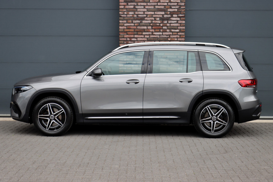 Mercedes-Benz EQB 350 4MATIC AMG Line 67 kWh | Widescreen | Dodehoekassistent | Augmented Reality | Camera | Sfeerverlichting | Zitcomfortpakket | High Perf. LED |