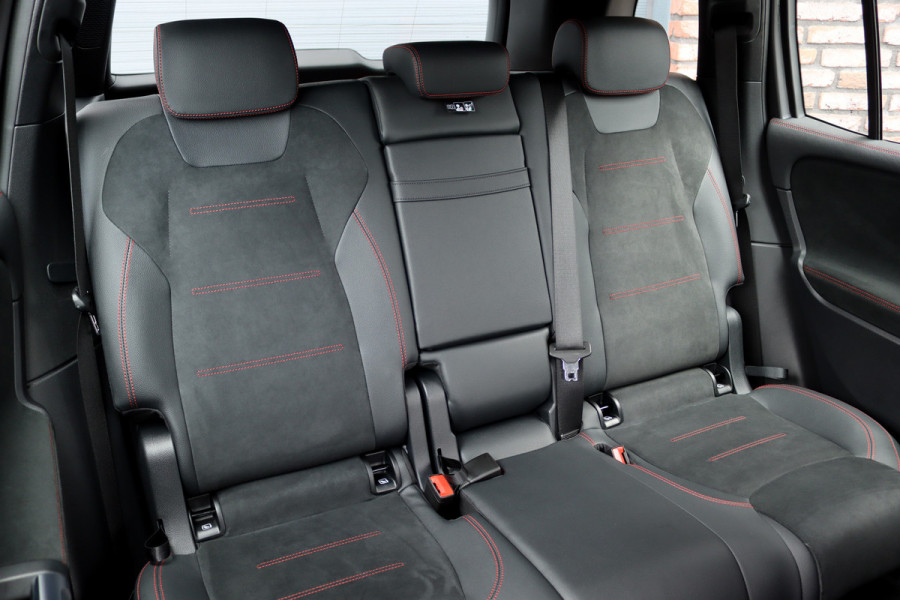Mercedes-Benz EQB 350 4MATIC AMG Line 67 kWh | Widescreen | Dodehoekassistent | Augmented Reality | Camera | Sfeerverlichting | Zitcomfortpakket | High Perf. LED |