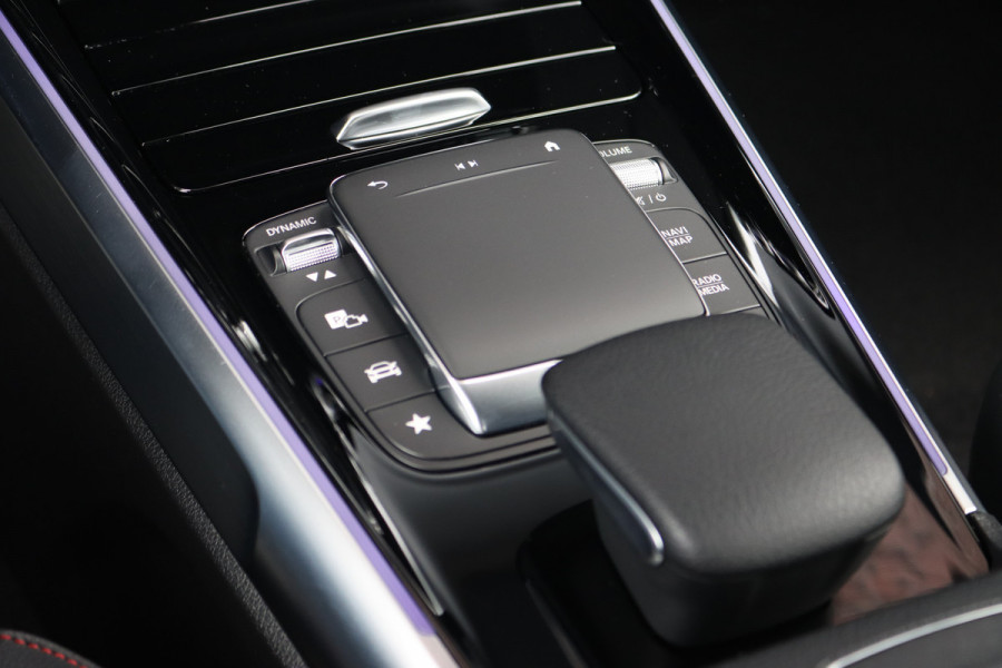 Mercedes-Benz EQB 350 4MATIC AMG Line 67 kWh | Widescreen | Dodehoekassistent | Augmented Reality | Camera | Sfeerverlichting | Zitcomfortpakket | High Perf. LED |