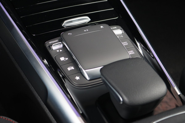 Mercedes-Benz EQB 350 4MATIC AMG Line 67 kWh | Widescreen | Dodehoekassistent | Augmented Reality | Camera | Sfeerverlichting | Zitcomfortpakket | High Perf. LED |