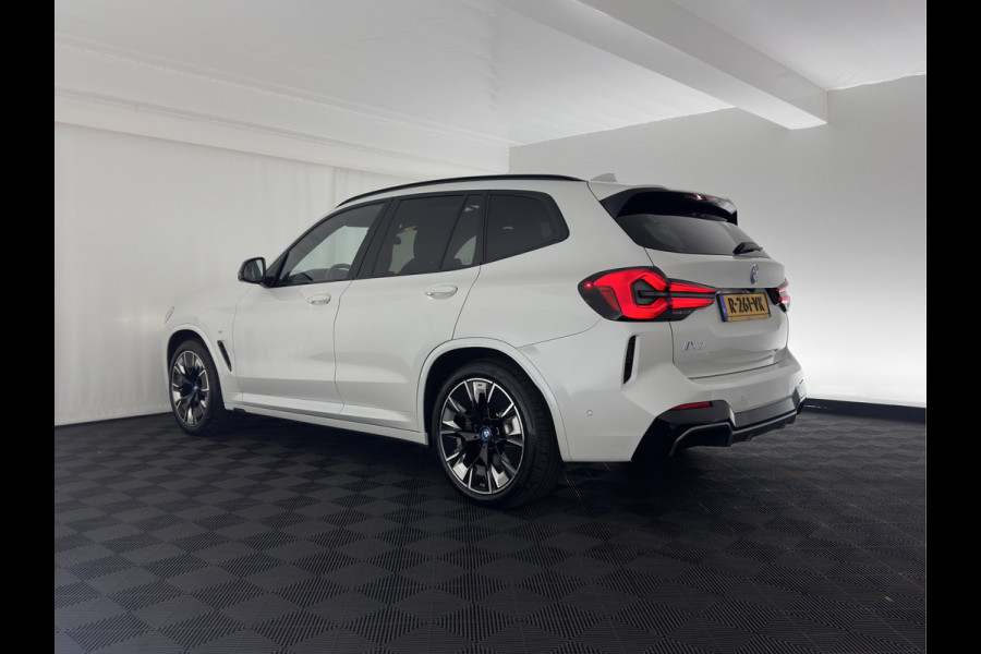 BMW iX3 M-Sportpack High Executive 80 kWh [3-Fase] {SOH-98%} (INCL-BTW) *PANO | LUXURY-LEATHER | HEAD-UP | ADAPTIVE-CRUISE | HEATED-SPORTSEATS | KEYLESS | SHIFT-PADDLES | AMBIENT-LIGHT | BLIND-SPOT | FULL-LED |  MEMORY-PACK | DIGI-COCKPIT | NAVI-FULLMA