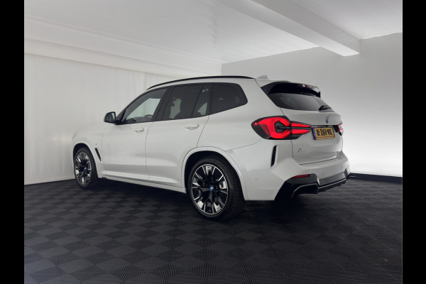 BMW iX3 M-Sportpack High Executive 80 kWh [3-Fase] {SOH-98%} (INCL-BTW) *PANO | LUXURY-LEATHER | HEAD-UP | ADAPTIVE-CRUISE | HEATED-SPORTSEATS | KEYLESS | SHIFT-PADDLES | AMBIENT-LIGHT | BLIND-SPOT | FULL-LED |  MEMORY-PACK | DIGI-COCKPIT | NAVI-FULLMA
