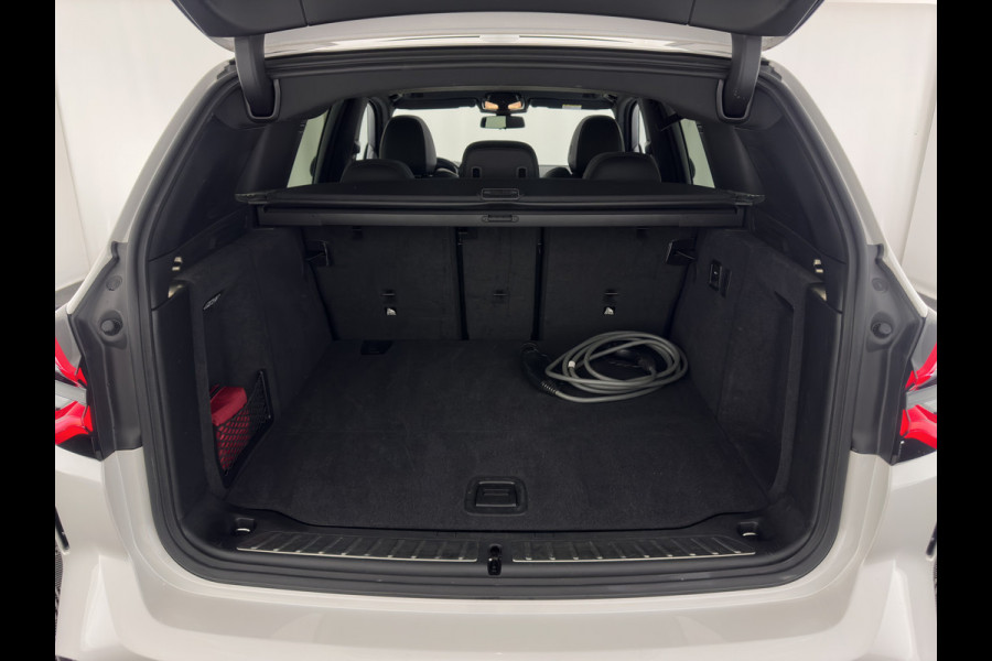 BMW iX3 M-Sportpack High Executive 80 kWh [3-Fase] {SOH-98%} (INCL-BTW) *PANO | LUXURY-LEATHER | HEAD-UP | ADAPTIVE-CRUISE | HEATED-SPORTSEATS | KEYLESS | SHIFT-PADDLES | AMBIENT-LIGHT | BLIND-SPOT | FULL-LED |  MEMORY-PACK | DIGI-COCKPIT | NAVI-FULLMA