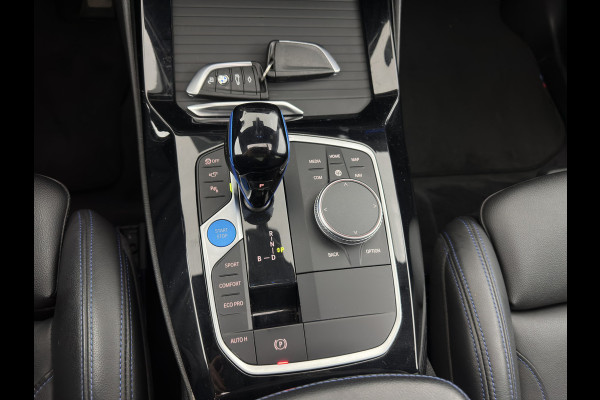 BMW iX3 M-Sportpack High Executive 80 kWh [3-Fase] {SOH-98%} (INCL-BTW) *PANO | LUXURY-LEATHER | HEAD-UP | ADAPTIVE-CRUISE | HEATED-SPORTSEATS | KEYLESS | SHIFT-PADDLES | AMBIENT-LIGHT | BLIND-SPOT | FULL-LED |  MEMORY-PACK | DIGI-COCKPIT | NAVI-FULLMA