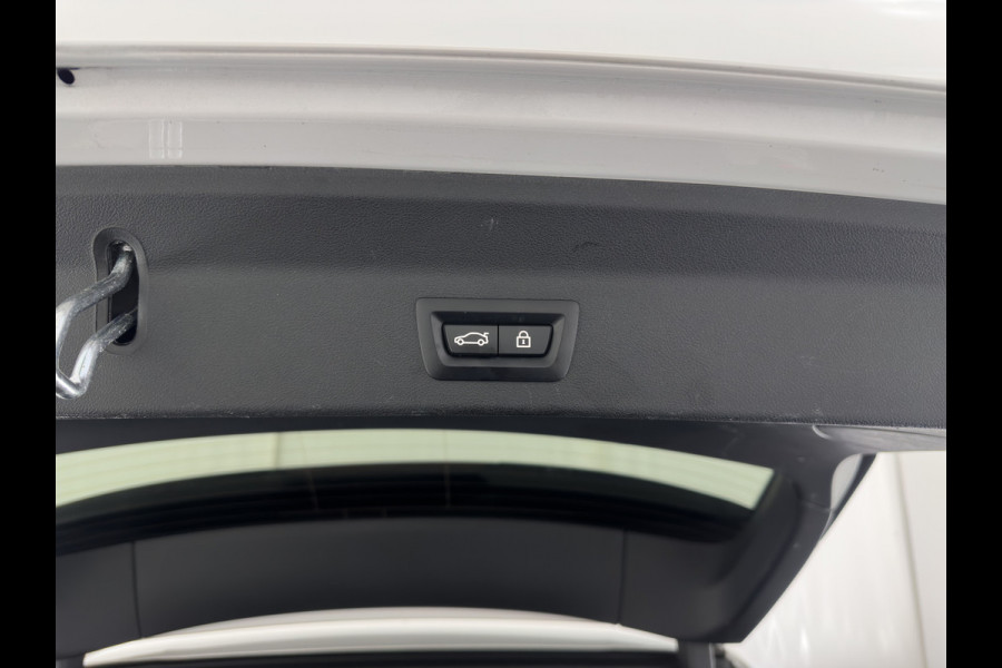 BMW iX3 M-Sportpack High Executive 80 kWh [3-Fase] {SOH-98%} (INCL-BTW) *PANO | LUXURY-LEATHER | HEAD-UP | ADAPTIVE-CRUISE | HEATED-SPORTSEATS | KEYLESS | SHIFT-PADDLES | AMBIENT-LIGHT | BLIND-SPOT | FULL-LED |  MEMORY-PACK | DIGI-COCKPIT | NAVI-FULLMA