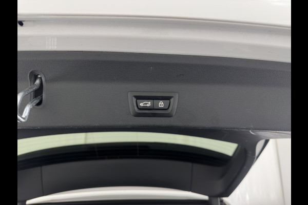 BMW iX3 M-Sportpack High Executive 80 kWh [3-Fase] {SOH-98%} (INCL-BTW) *PANO | LUXURY-LEATHER | HEAD-UP | ADAPTIVE-CRUISE | HEATED-SPORTSEATS | KEYLESS | SHIFT-PADDLES | AMBIENT-LIGHT | BLIND-SPOT | FULL-LED |  MEMORY-PACK | DIGI-COCKPIT | NAVI-FULLMA