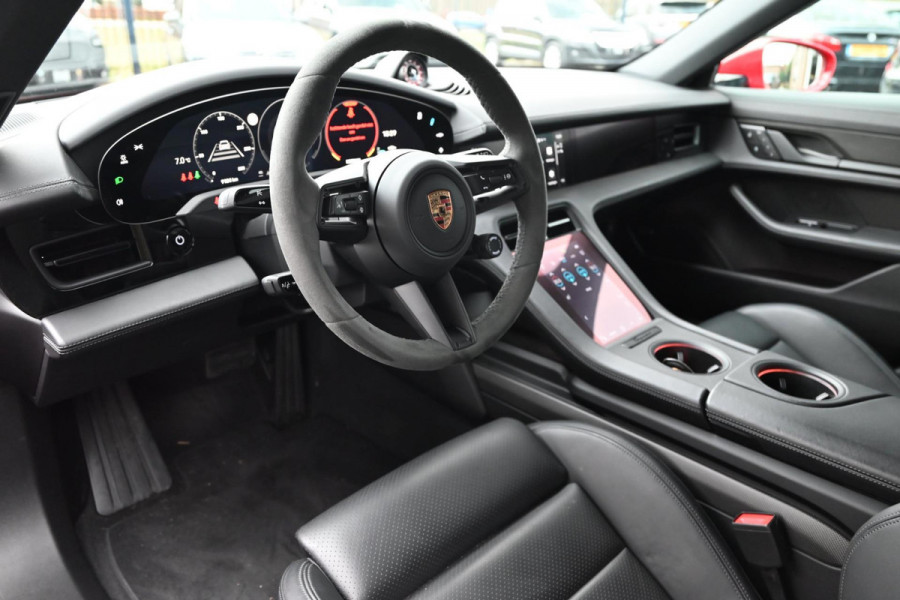 Porsche Taycan Cross Turismo 4 GTS Pakket | Garantie 01-2028 | 1e Eigenaar | Vossen | BOSE